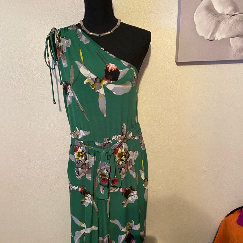 Floral green jumpsuit (necklace not included)